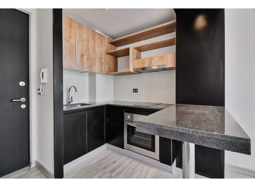 Arriendo Metro Irarrazaval / Portugal / 10 De Julio