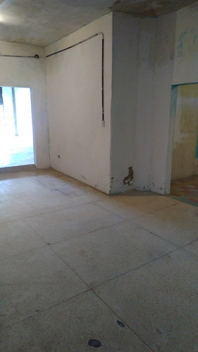 Imagen 4 de 7 de Alquiler Local Calle Mariño Maracay 04243630555
