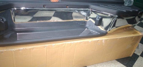 Imagen 2 de 4 de Parachoque Posterior Cromado Toyota Hilux