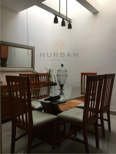 Hurban Vende Casa Modificada Y Ampliada, De Dos Plantas, En