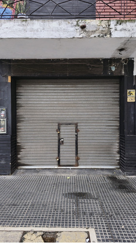 Local Muy Comercial,  La Mejor Ubicación  !!