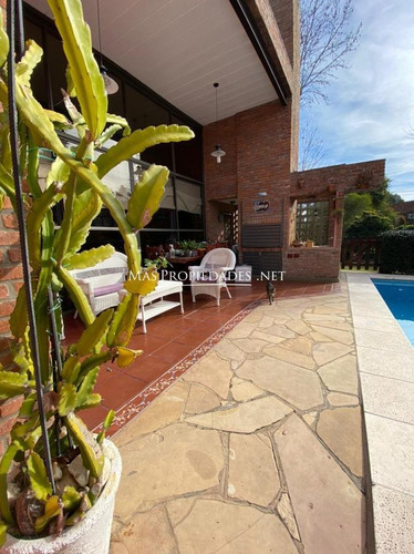 Imagen 11 de 28 de Casa En Venta En Berazategui Club El Carmen 6 Ambientes