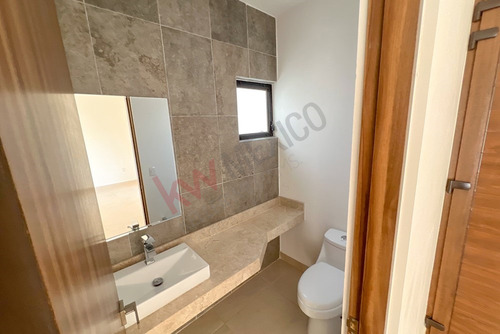 Casa En Venta Con Terreno Excedente En Un Residencial Muy Tranquilo Y Seguro En La Zona Norte De ...