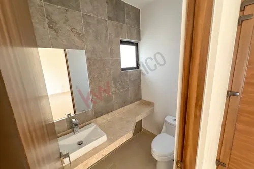 Casa En Venta Con Terreno Excedente En Un Residencial Muy Tranquilo Y Seguro En La Zona Norte De ...