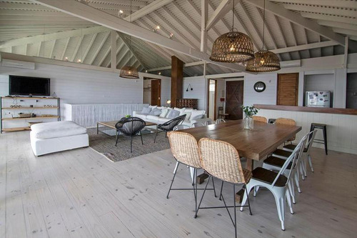 Casa Sobre La Playa En José Ignacio