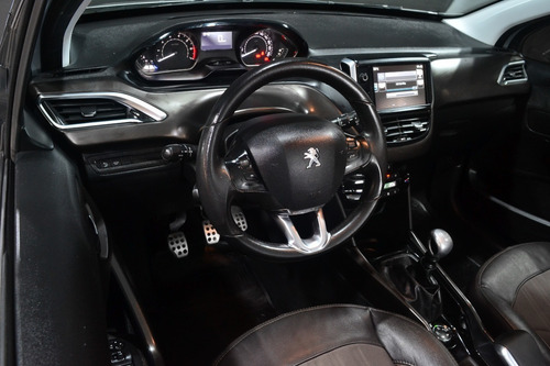 Imagen 10 de 14 de Peugeot 2008 Sport 1.6 Thp 2017