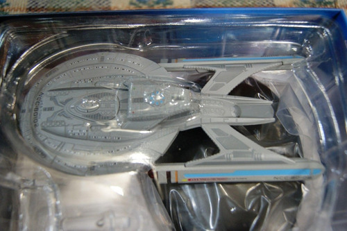 Imagem 2 de 6 de Uss Titan Star Trek Eaglemoss - Frete Grátis