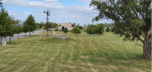 Oportunidad - Lote En Barrio La Reserva Escondida , Area 60, Sup. 2478 M2, Enorme. (como Si Fueran 4 Lotes De 600 M2, Pero Es Uno Solo)