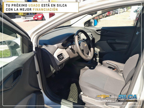 Imagen 9 de 19 de Chevrolet Prisma Joy 2017 Gris Plata 4 Puertas
