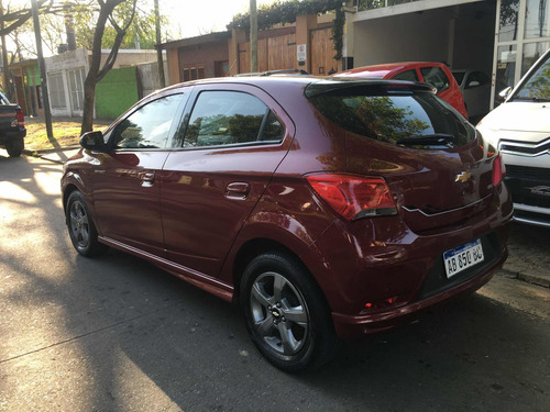 Imagen 7 de 8 de Chevrolet Onix 2017 1.4 Effect 98cv
