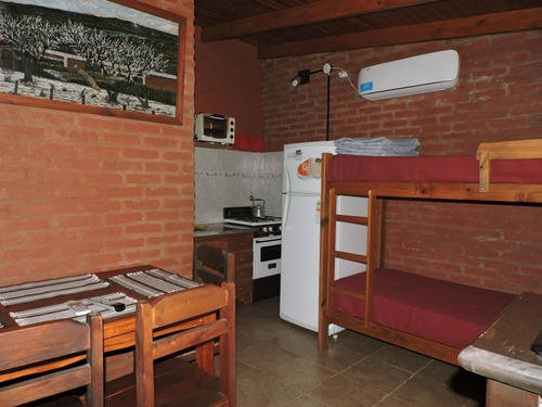 Imagen 18 de 27 de Alquilo 3 Cabañas Con Piscina Compartida Para 2 O 3 Personas