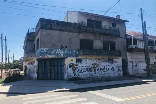 Imagen 10 de 11 de Departamento De 4 Amb. En Primero Piso.