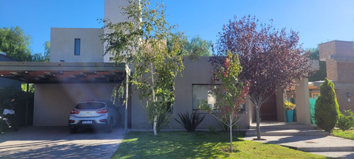 Vendo Casa Barrio Las Cortaderas 1- Rodeo De La Cruz Mendoza