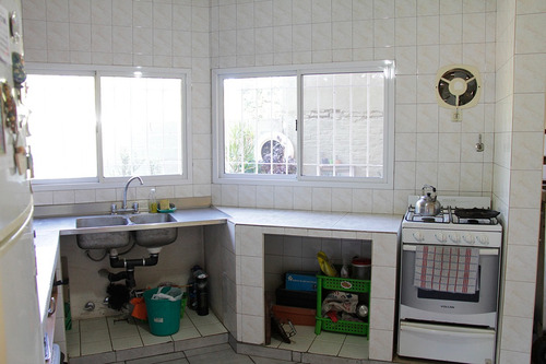 Chalet En Garin.muy Lindo.