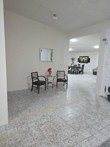 Se Vende Casa En La Urb. Tipuro Av. Los Proceres