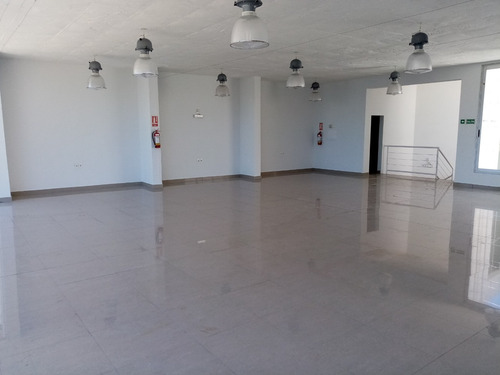 Local Comercial Sobre Av. Italia. Excelente Estado