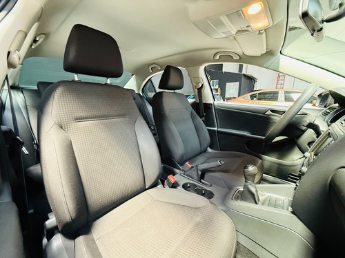 Volkswagen Jetta 2.0 At