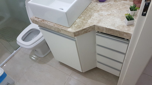 Apartamento De 70m² Com Dois Quartos, Com Uma Suíte, Todo Em Porcelanato No Bairro Bom Jardim.