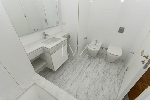 Venta-alquiler Departamento 3 Ambientes En Alvear Tower, Puerto Madero