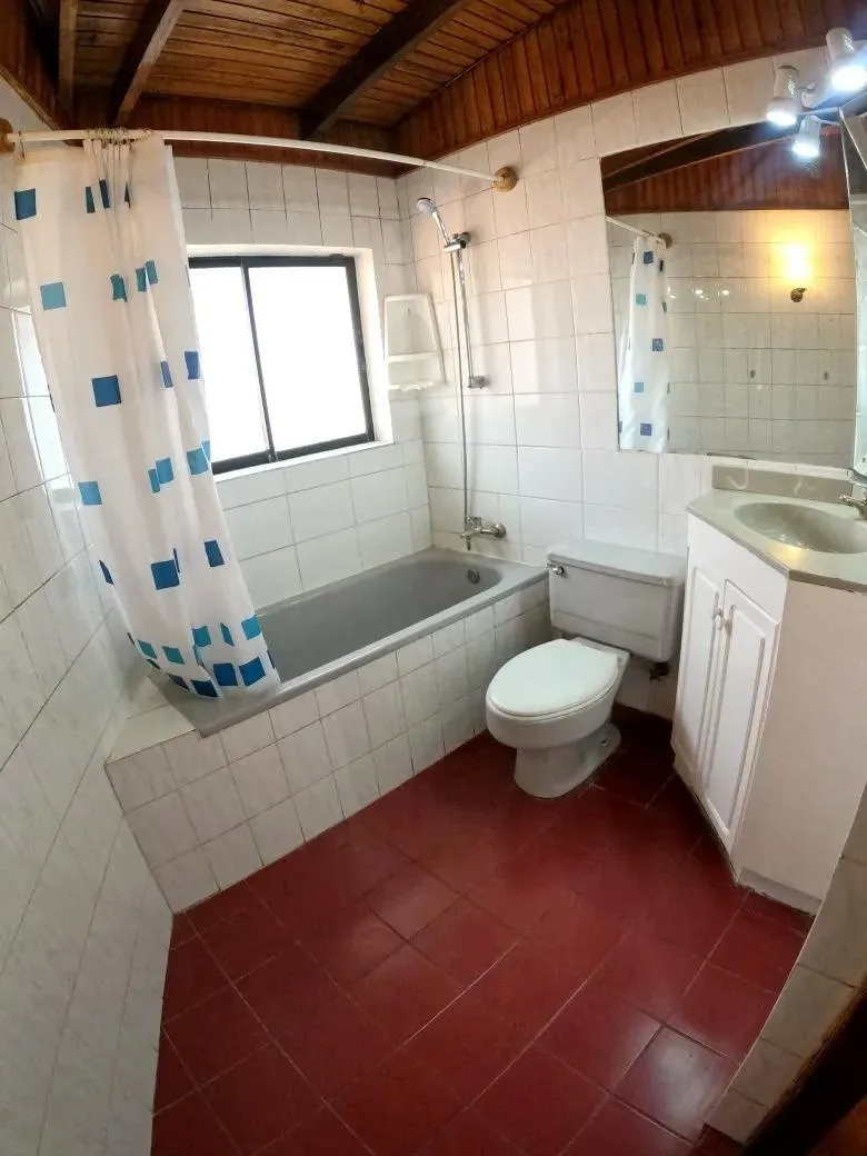 Imagen 2 de 25 de Se Venda Comoda Casa En Bosques De Montemar