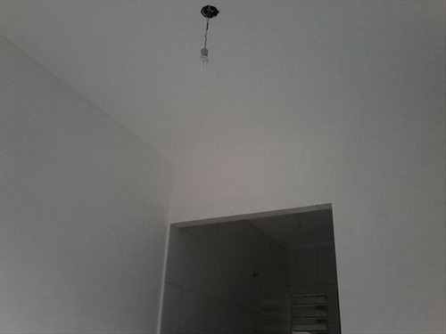 Imagem 30 de 30 de Imóvel Novo Tipo Casa Térrea Em Condominio Fechado Com Excelente Acabamento Com Azulejo Até O Teto Tanto Na Cozinha Como No Banheiro E Moldura De Gesso Nestes Dois Ambientes Janela De Alumínio Cor B