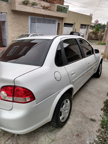 Vende-se Chevrolet/classic Ls 1.0 Flex 2011/2012 Cor Branca