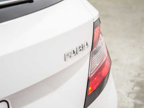 Imagen 6 de 15 de Skoda Fabia 1.2l Active Mt6
