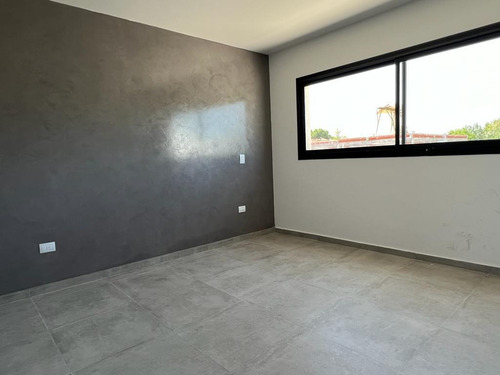 Imagen 12 de 15 de Alquiler En La Calandria - Av. Valparaíso 6590 -duplex 3 Dorm 3 Baños - Seguridad 24hsl