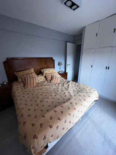 Departamento De 4 Ambientes Dependencia En Venta En Acassuso.
