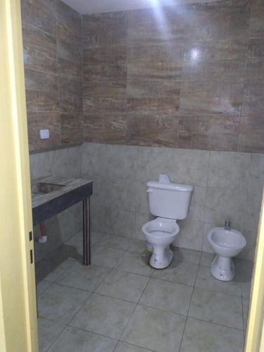 Casa De 4 Ambientes Con Piscina En Venta