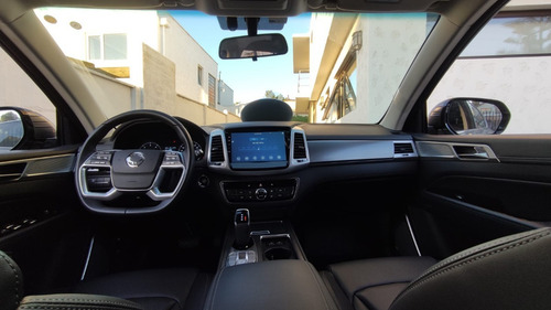 Imagen 9 de 17 de Ssangyong Actyon Sport 2.2 Diesel 4x2 Aut 2022