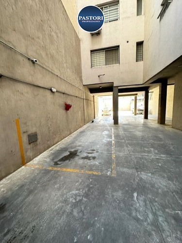 Venta Urgente!! Departamento 2 Amb C/ Cochera A Mts Av. Maip