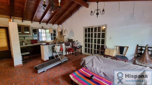 Líndísima Casa En Venta En Del Viso, Barrio Los Jazmines, Sobre Calle Arata