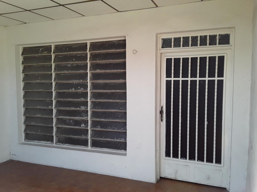 Imagen 2 de 14 de Casa En Venta La Coromoto Maracay 21-4523 Hc