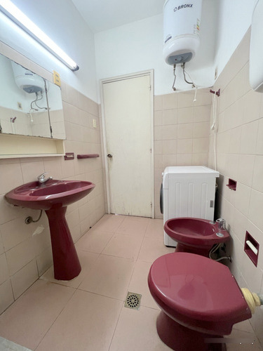 Venta Hermosa Casa De Altos, La Blanqueada, 2 O 3 Dormitorios, Al Frente, Balcón, Terraza, Sin Gastos Comunes, Independiente, Divina
