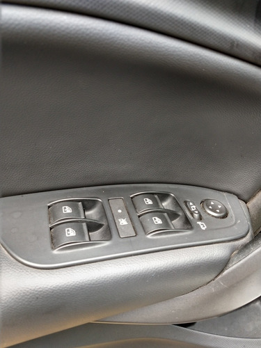 Imagen 13 de 14 de Fiat Cronos 2019 1.8 16v Precision