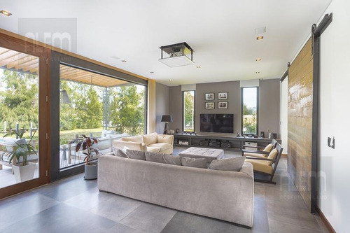 Imagen 9 de 30 de Hermosa Casa En St Thomas Este | Aceptaría Permuta
