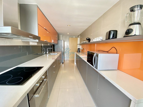 Apartamento En Mansa, 3 Dormitorios *- Ref: 2850