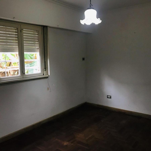 Casa Venta A Refaccionar 4 Dormitorios 3 Baños Y Terreno De 4,922 Mts 2-262 Mts 2 Cubiertos - Villa Elvira