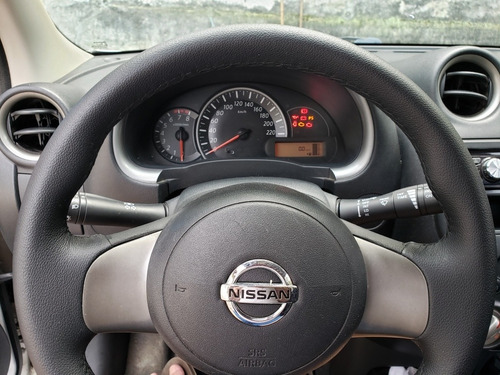 Nissan March 2013 1.0 5p