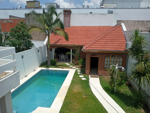 Imagen 2 de 16 de Casa En Venta En Ramos Mejía Sur