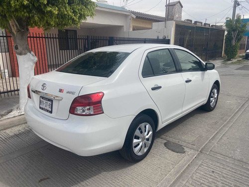 Toyota Yaris 1.5 Core Sedan Mt 2016