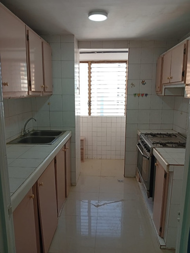 Gf Se Vende Apartamento En Res Teresa En Mañongo. Oportunida