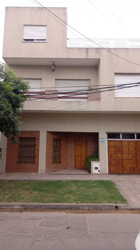 Casa 5 Ambientes Con Terraza, Cochera Y Fondo Parquizado Consultar Financiacion