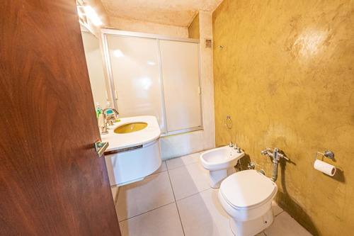 Imagen 11 de 28 de Departamento De Piso Exclusivo 4 Dormitorios Con Cochera Y Baulera Centro Frente Al Rio