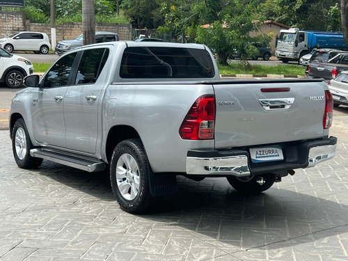 Imagem 4 de 7 de Toyota Hilux 2.7 Sr 4x2 Cd 16v Flex 4p Automático