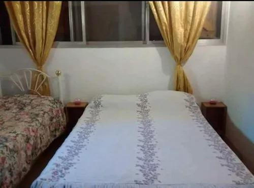 Casa Quinta En Venta - 3 Dormitorios 3 Baños - Cocheras - 1.300mts2 - Lobos