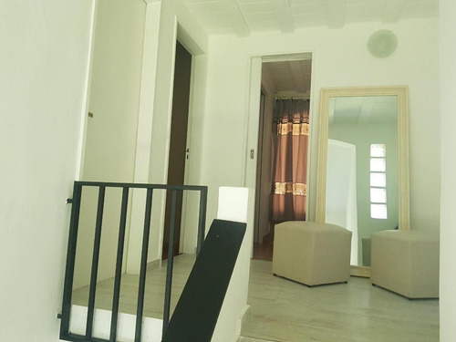 Casa En Venta - 2 Dormitorios 2 Baños - 300mts2 - Berazategui