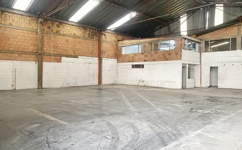 Bodega En Arriendo/venta En La Fraguita. Cod A11750100