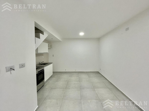 9 De Julio 3800. Dúplex En Condominio Residencial. Terraza Exclusiva.